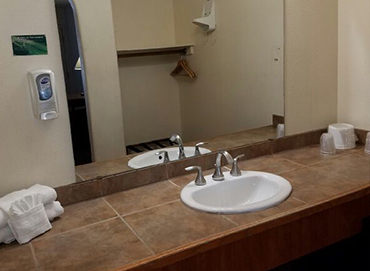 PREMIER INNS TOLLESON - Washbasin 